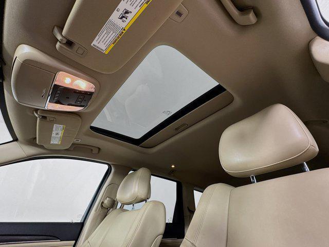 Photo of 2019 Velvet Red Pearlcoat Jeep Grand Cherokee