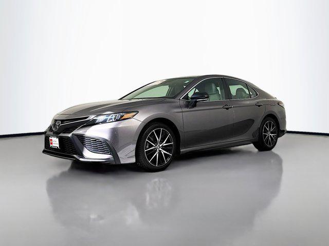 Photo of 2022 Predawn Gray Mica Toyota Camry