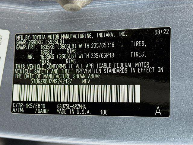 Photo of 2022 Moon Dust Toyota Highlander