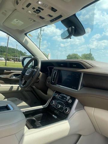 Photo of 2021 White GMC Yukon XL
