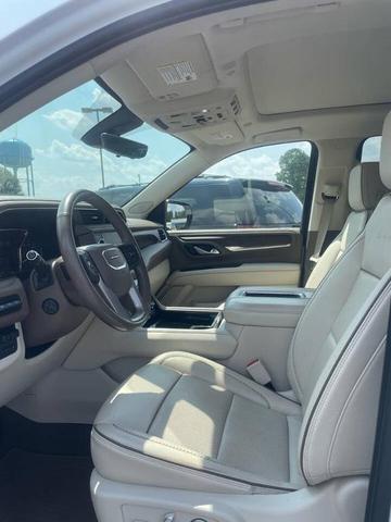 Photo of 2021 White GMC Yukon XL