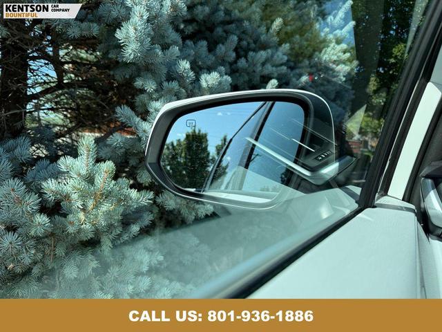 Photo of 2025 Ice Cap Toyota Sienna
