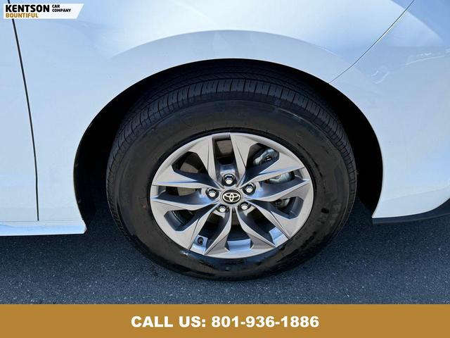 Photo of 2025 Ice Cap Toyota Sienna