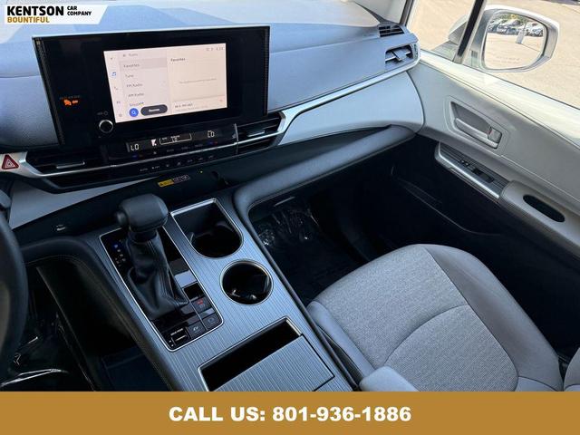 Photo of 2025 Ice Cap Toyota Sienna