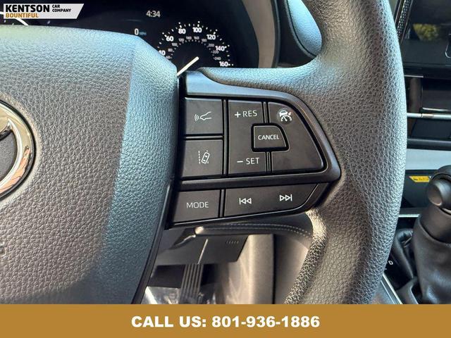 Photo of 2025 Ice Cap Toyota Sienna