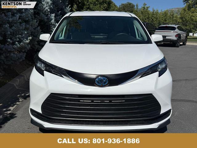 Photo of 2025 Ice Cap Toyota Sienna