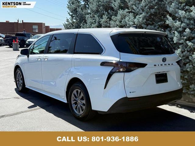 Photo of 2025 Ice Cap Toyota Sienna