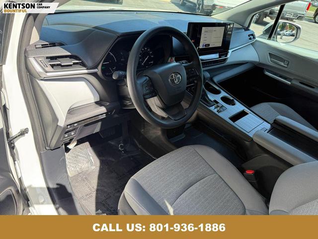 Photo of 2025 Ice Cap Toyota Sienna