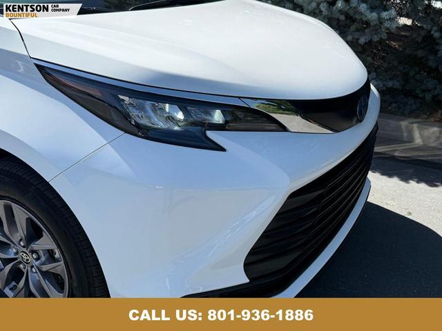 Photo of 2025 Ice Cap Toyota Sienna