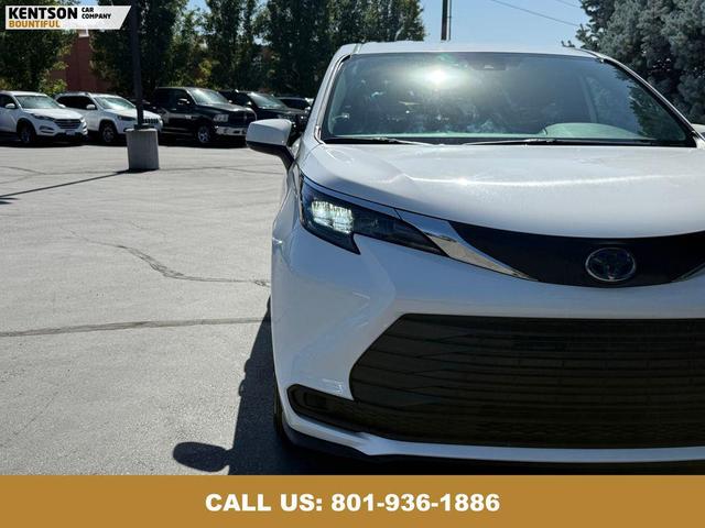 Photo of 2025 Ice Cap Toyota Sienna