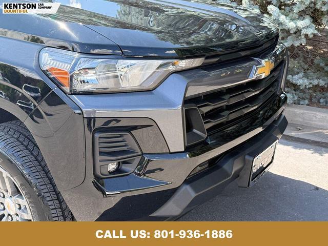 Photo of 2023 Black Chevrolet Colorado