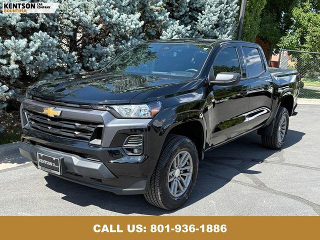 Photo of 2023 Black Chevrolet Colorado