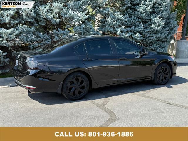 Photo of 2016 Crystal Black Pearl Honda Accord