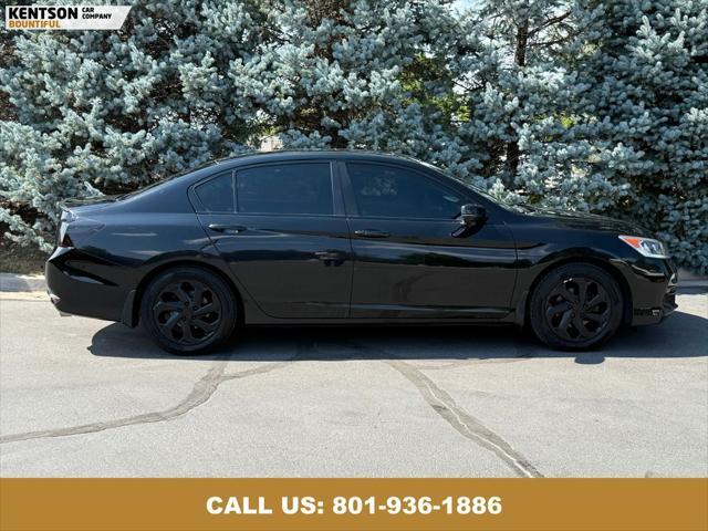 Photo of 2016 Crystal Black Pearl Honda Accord