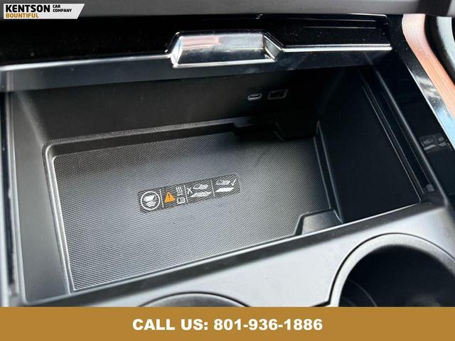 Photo of 2025 White GMC Yukon XL