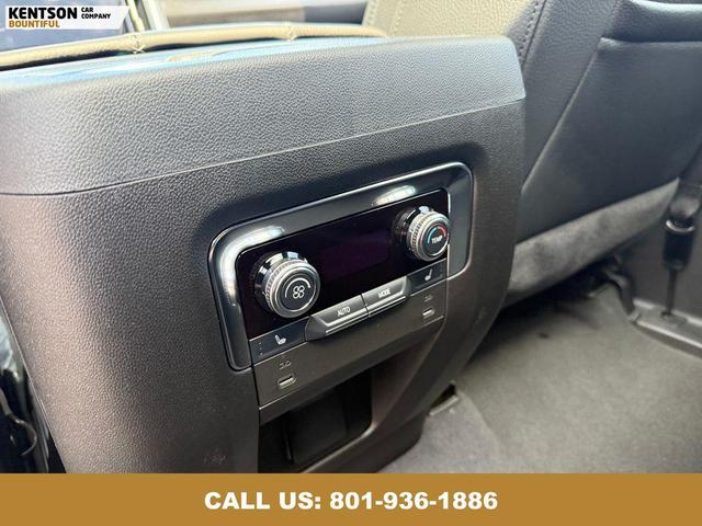 Photo of 2025 White GMC Yukon XL