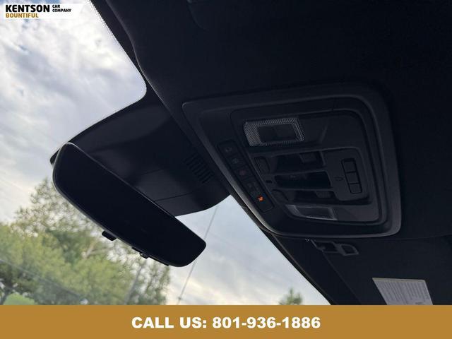 Photo of 2022 Summit White GMC Sierra 1500