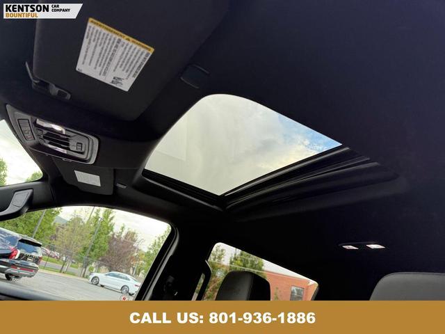 Photo of 2022 Summit White GMC Sierra 1500
