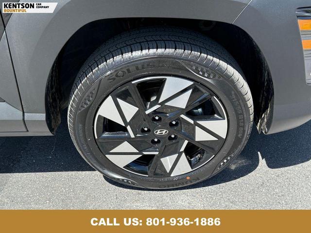 Photo of 2025 Abyss Black Pearl Hyundai KONA