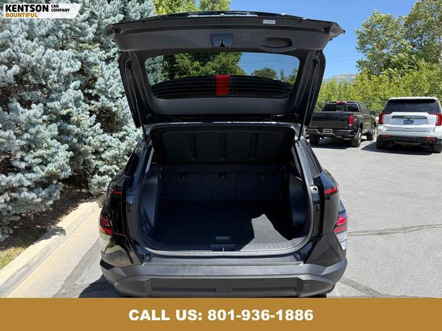Photo of 2025 Abyss Black Pearl Hyundai KONA