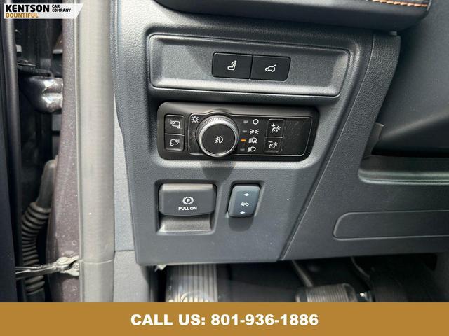 Photo of 2024 Dark Matter Gray Metallic Ford Expedition