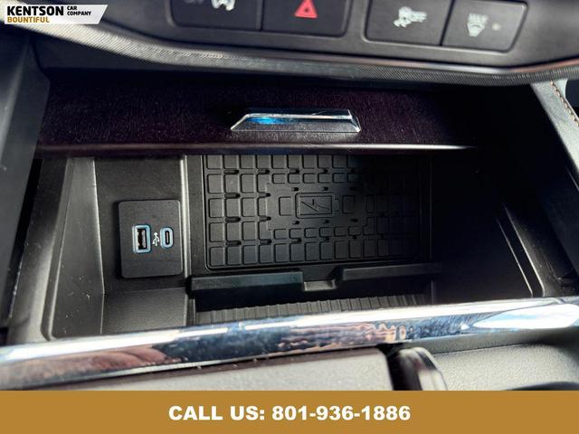 Photo of 2024 Dark Matter Gray Metallic Ford Expedition