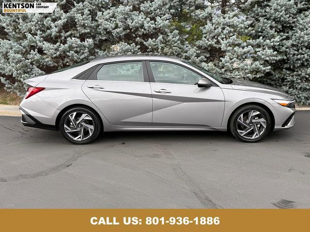 Photo of 2025 Fluid Metal Hyundai ELANTRA