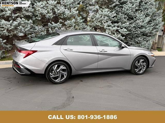 Photo of 2025 Fluid Metal Hyundai ELANTRA