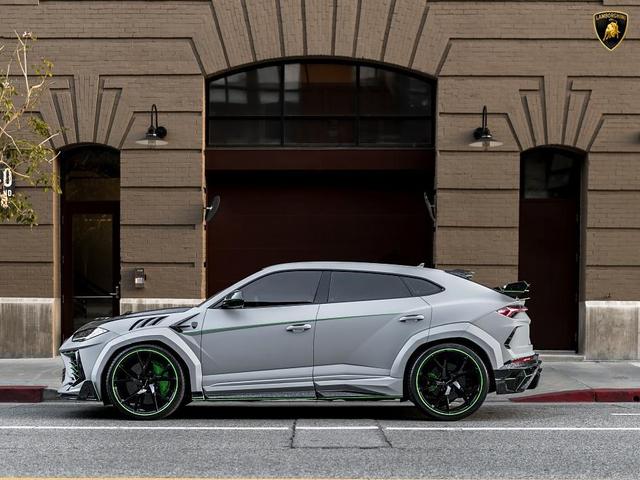 Photo of 2022 Verde Mantis Metallic Lamborghini Urus