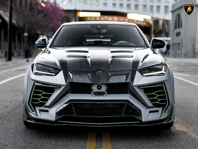 Photo of 2022 Verde Mantis Metallic Lamborghini Urus