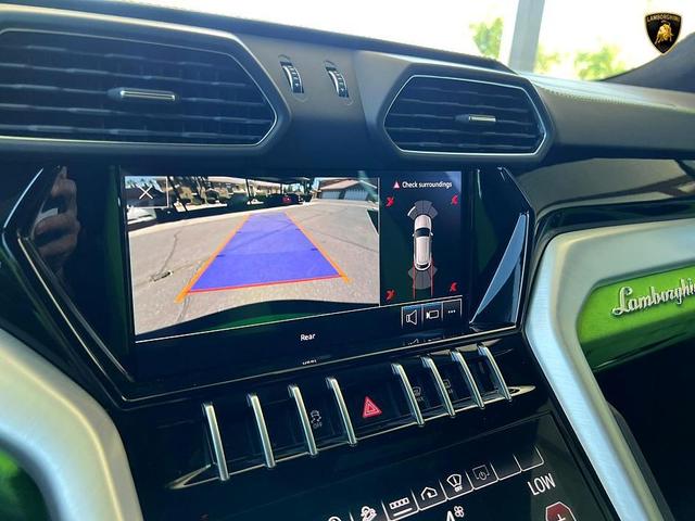 Photo of 2022 Verde Mantis Metallic Lamborghini Urus