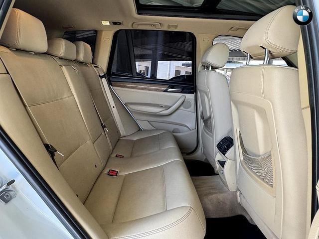 Photo of 2011 White BMW X3