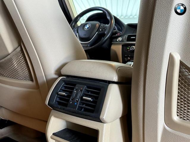Photo of 2011 White BMW X3