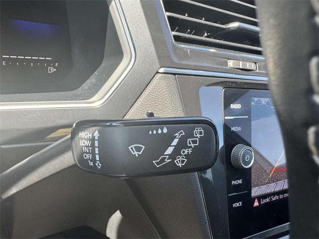 Photo of 2023 Opal White Pearl Effect Volkswagen Tiguan