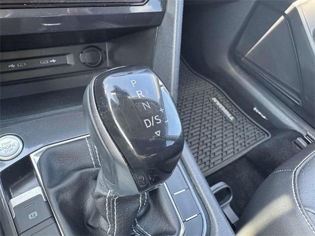 Photo of 2023 Opal White Pearl Effect Volkswagen Tiguan
