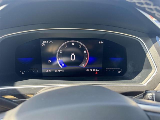 Photo of 2023 Opal White Pearl Effect Volkswagen Tiguan