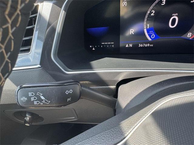 Photo of 2023 Opal White Pearl Effect Volkswagen Tiguan