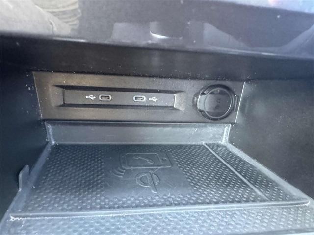 Photo of 2023 Opal White Pearl Effect Volkswagen Tiguan