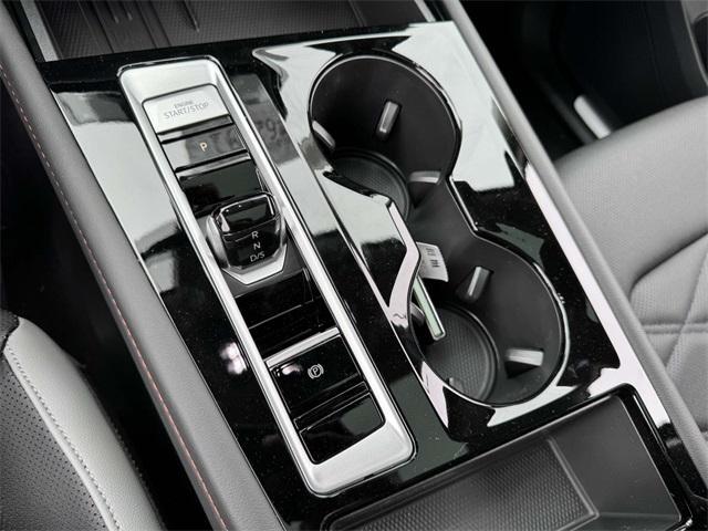 Photo of 2025 Deep Black Pearl Effect Volkswagen Atlas
