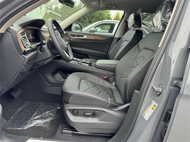 Photo of 2025 Pure Gray Volkswagen Atlas