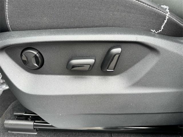 Photo of 2025 Pure Gray Volkswagen Atlas