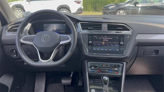 Photo of 2022 Deep Black Pearl Effect Volkswagen Tiguan