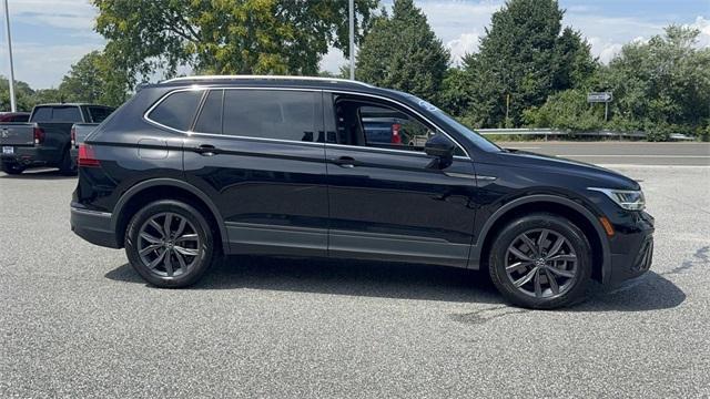 Photo of 2022 Deep Black Pearl Effect Volkswagen Tiguan