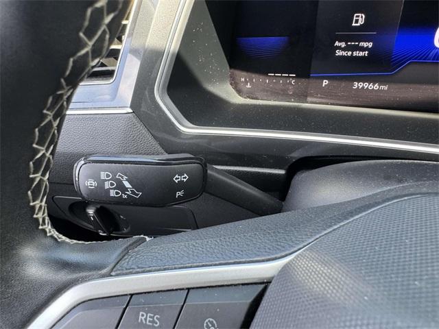 Photo of 2022 Deep Black Pearl Effect Volkswagen Tiguan