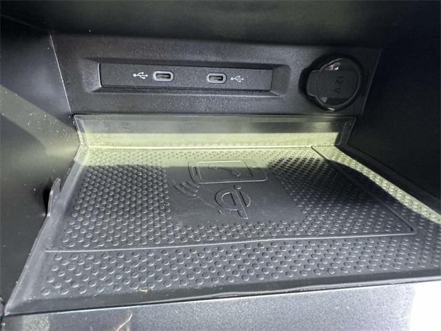 Photo of 2022 Deep Black Pearl Effect Volkswagen Tiguan