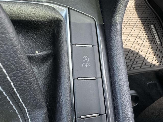 Photo of 2022 Deep Black Pearl Effect Volkswagen Tiguan