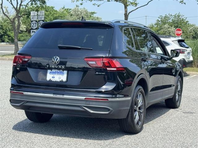 Photo of 2022 Deep Black Pearl Effect Volkswagen Tiguan