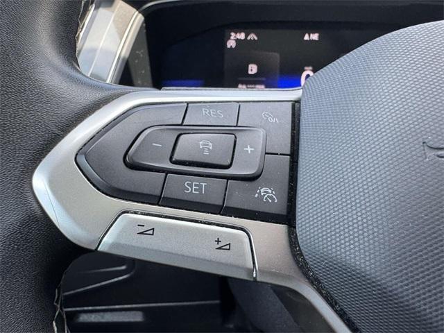 Photo of 2022 Deep Black Pearl Effect Volkswagen Tiguan