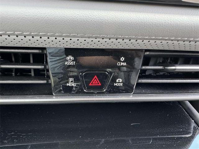 Photo of 2024 Avocado Green Volkswagen Atlas