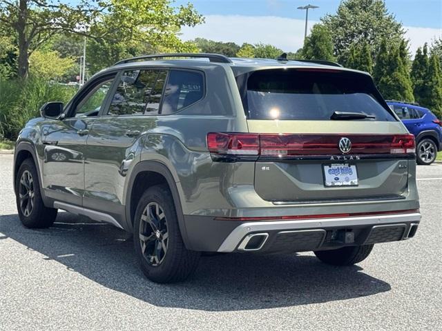 Photo of 2024 Avocado Green Volkswagen Atlas
